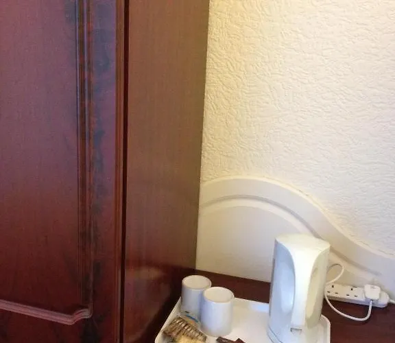 Quintuple Room